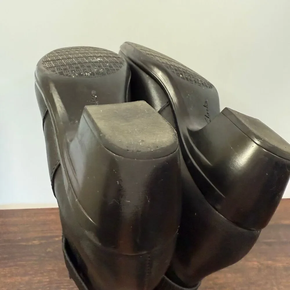 Clarks collection Women’s black side zip 2” heel ankle boot size 8.5